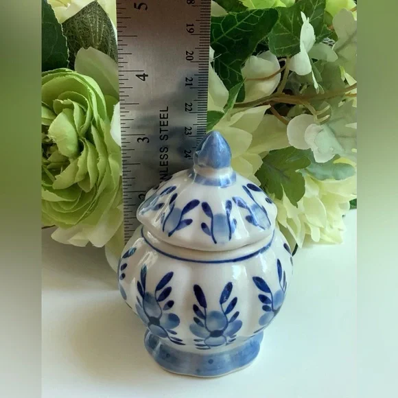 Vintage 1950’s Miniature Ginger Jar w/Lid - Picture 5 of 6